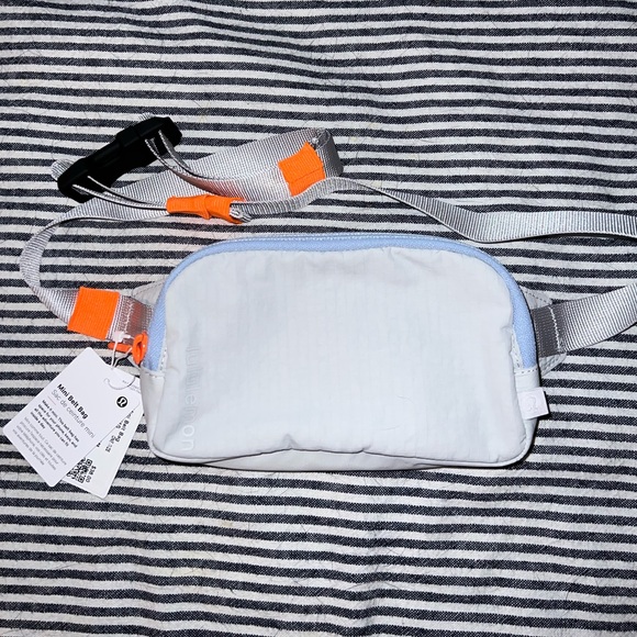 lululemon athletica Handbags - NWT Lululemon Vapor Gray Orange Mini EBB Everywhere Belt Bag
